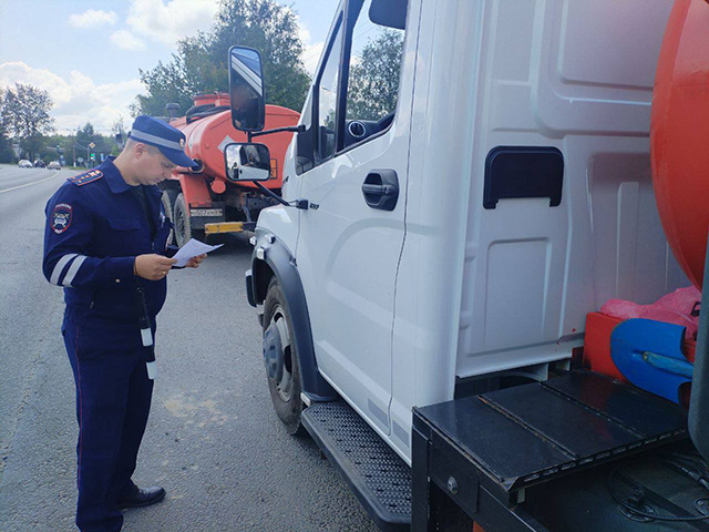 Не отдыхаешь – плати штраф. У водителей в Твери проверяют тахограф