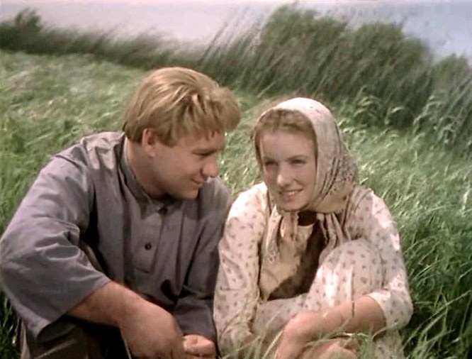 Виктория Радунская и Евгений Леонов в фильме "Трудное счастье" (1958).