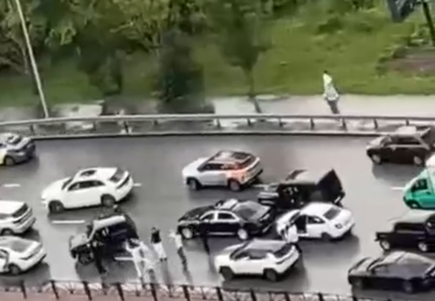 Скриншот из видео 