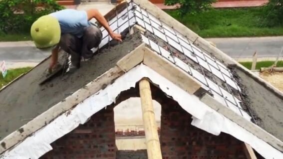 На фото - кровельный бетон, но его запросто можно заменить на кровельную глину