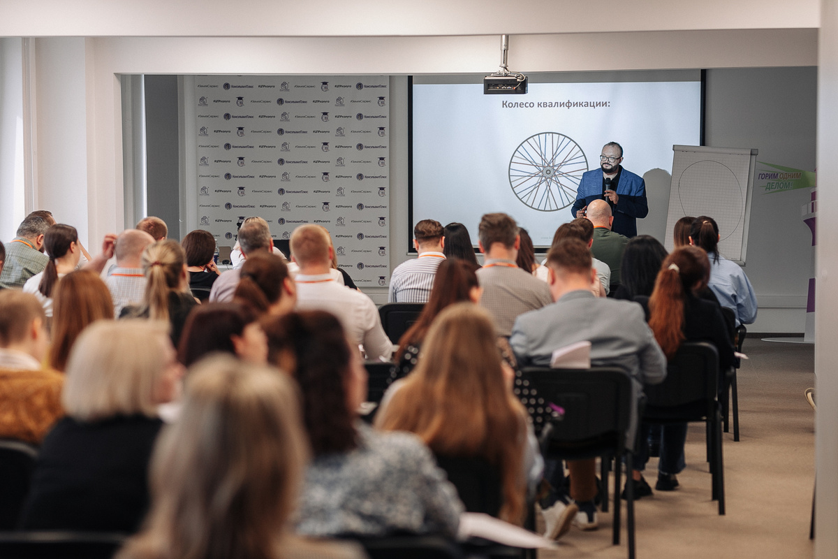 Тренер по продажам Евгений Колотилов 