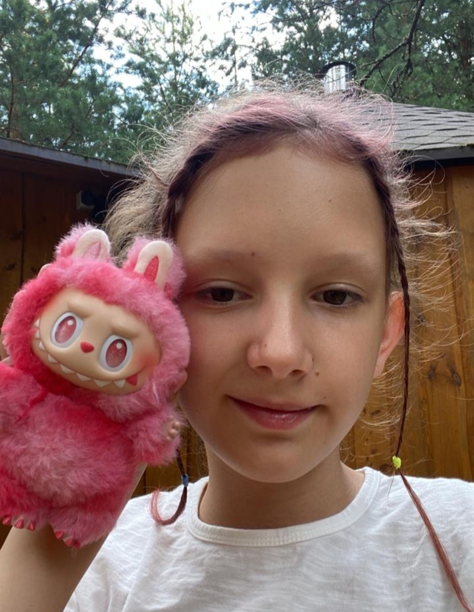 Да! Это Я и мой розовый Лабубу.