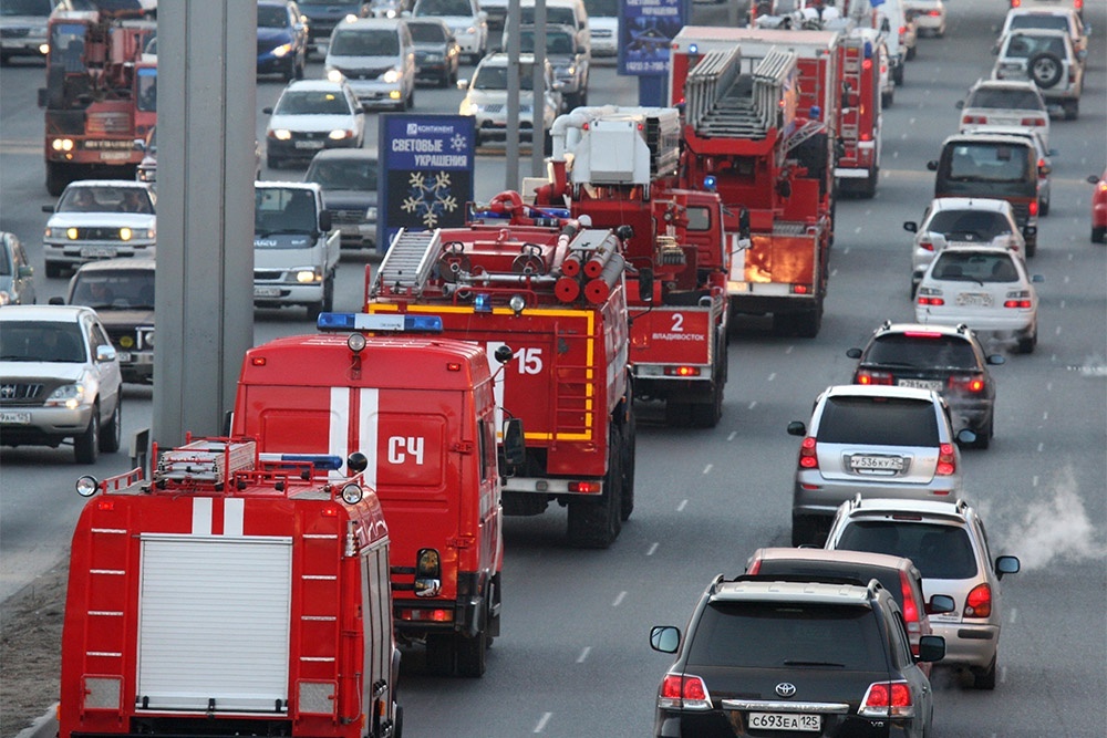    Эти машины даже опережать нельзя. Держитесь от них как можно дальше. / РИА Новости