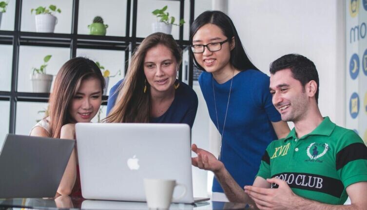    \ Фото: Mimi Thian on Unsplash