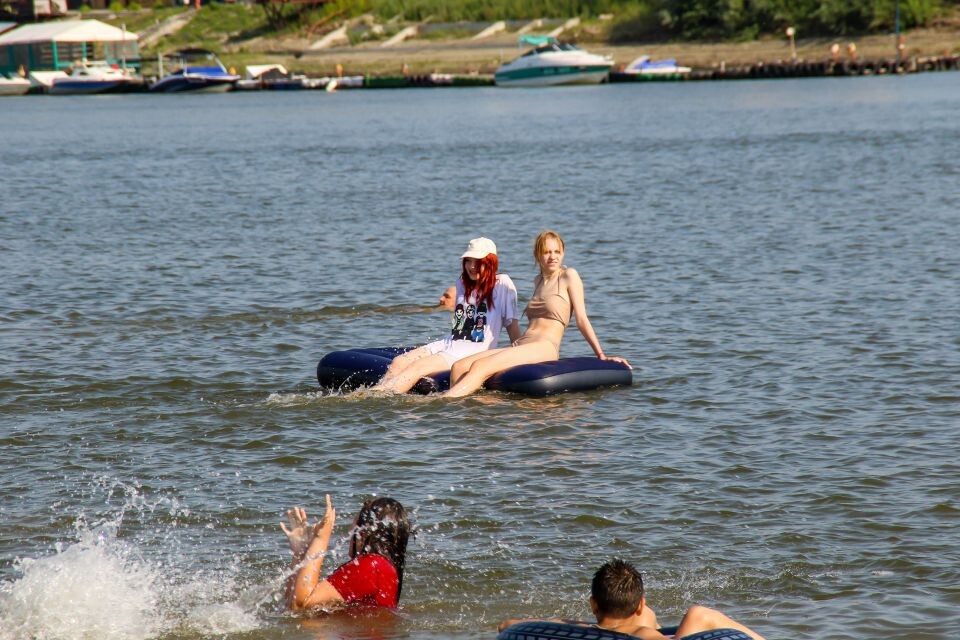    Жара в Барнауле. Городской пляж. Источник: Виталий Барабаш/"Толк"