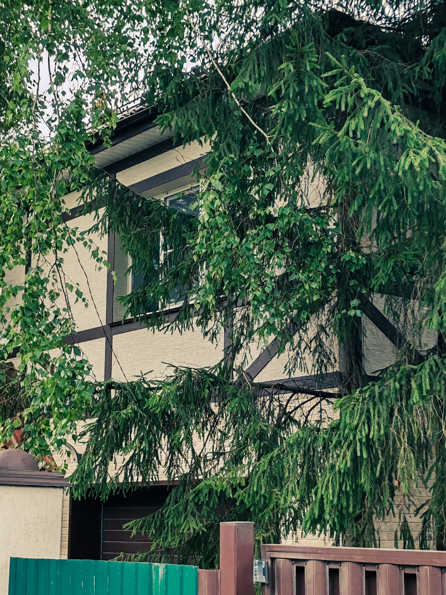 Среди них и коттеджи затесались