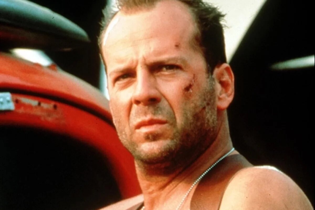    Брюс Уиллис в фильме «Крепкий орешек».