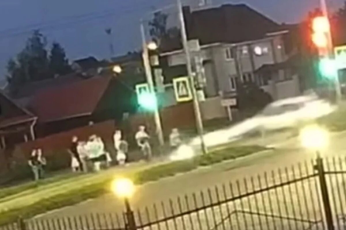    В Тамбове автомобиль на полной скорости влетел в толпу пешеходов