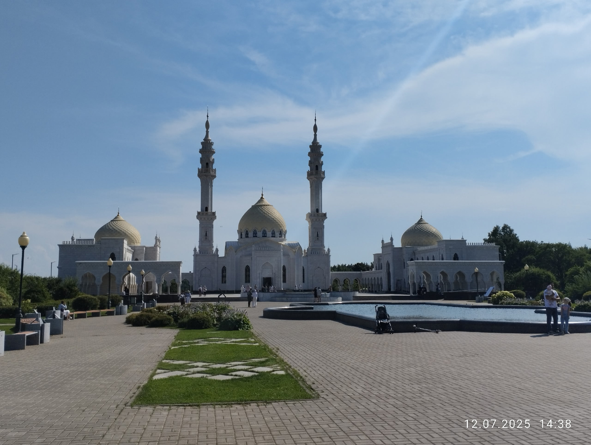 Листай галерею