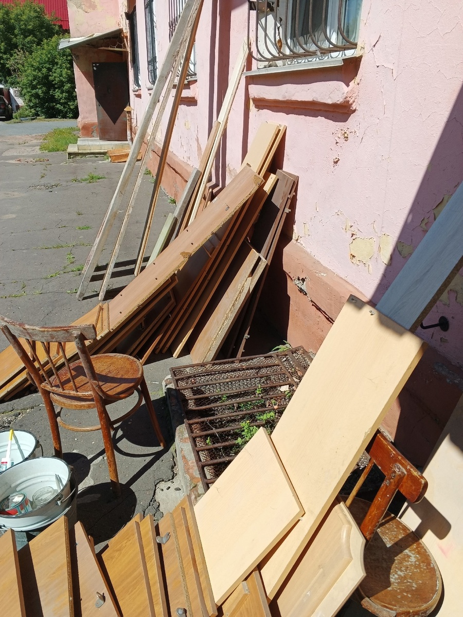 Вот желтенькое - это детская. Вообще по цвету в мансарду идеально