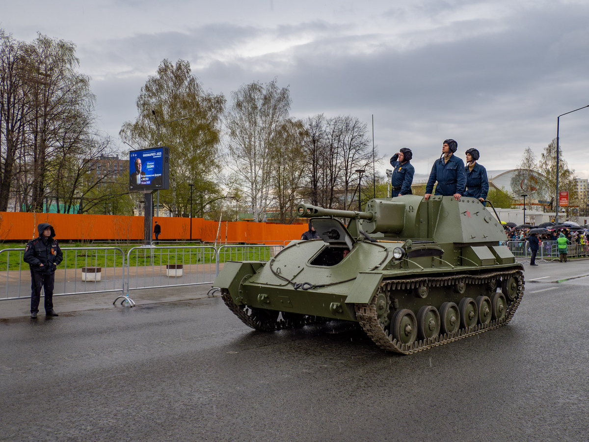 Новая боевая машина с 152-мм гаубицей, лазерной защитой и разведывательными дронами может стать самым совершенным танком в мире.  Фото: ФедералПресс / Антон Федулов