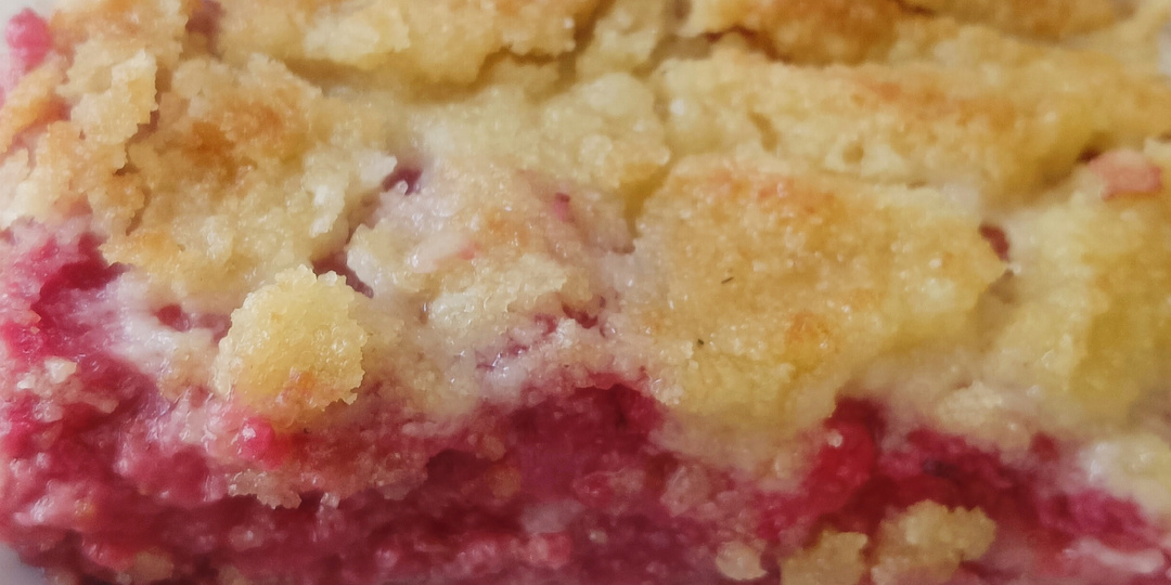 Насыпной "Болгарский" пирог с ягодами. По мотивам яблочного.