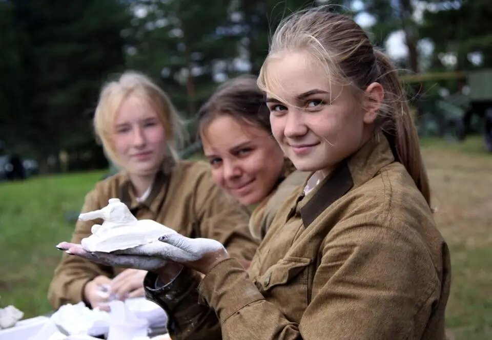    Юных жителей Югры приглашают на Всероссийский исследовательский конкурс «Семейная память»