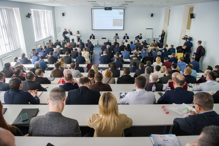    Классический бакалавриат позволяет реализовывать достаточно удобную модель, при которой будущий специалист может к основной (достаточно общей) квалификации получить дополнительную, позволяющую еще немного расширить свое образование.   
Фото: «БИЗНЕС Online»