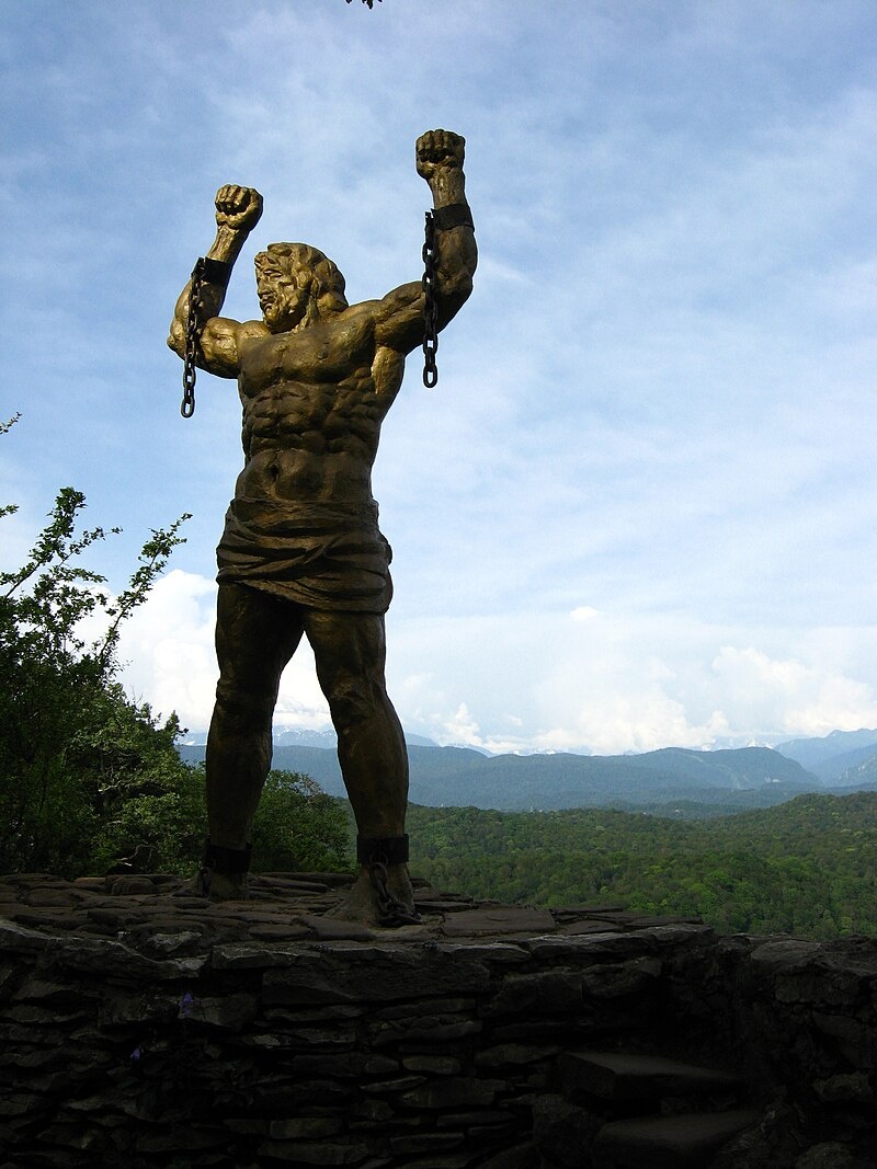 Статуя Прометея в Сочи.