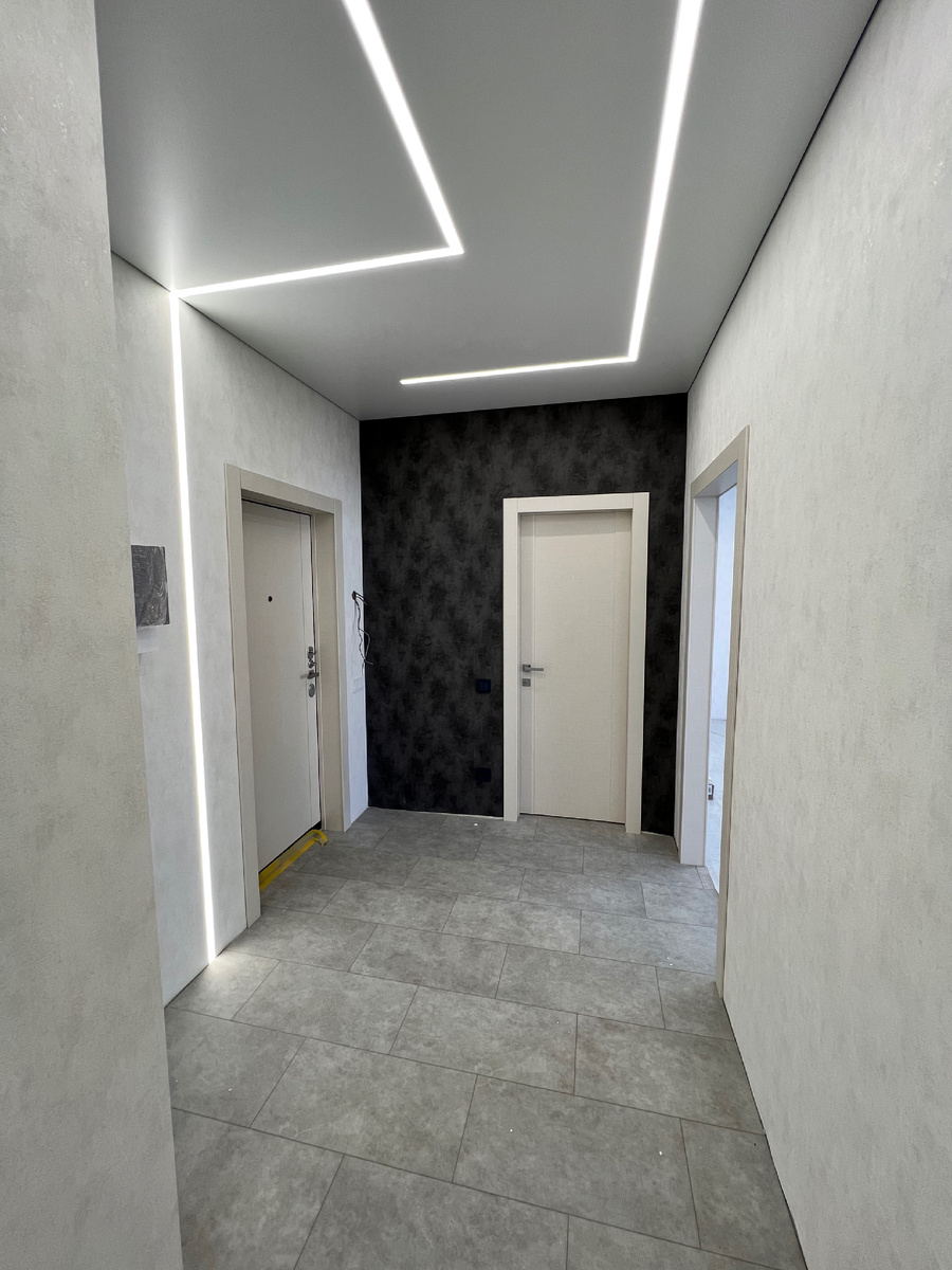 Spc ламинат уложен во всей квартире единым контуром