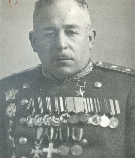 «Невинно репрессированный» Герой Советского Союза