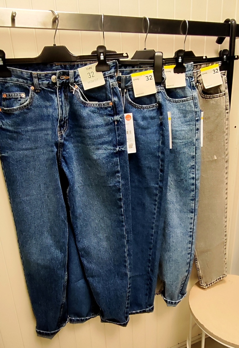 Все в 32 размере, как правило мне у них хорошо подходит именно этот размер. 