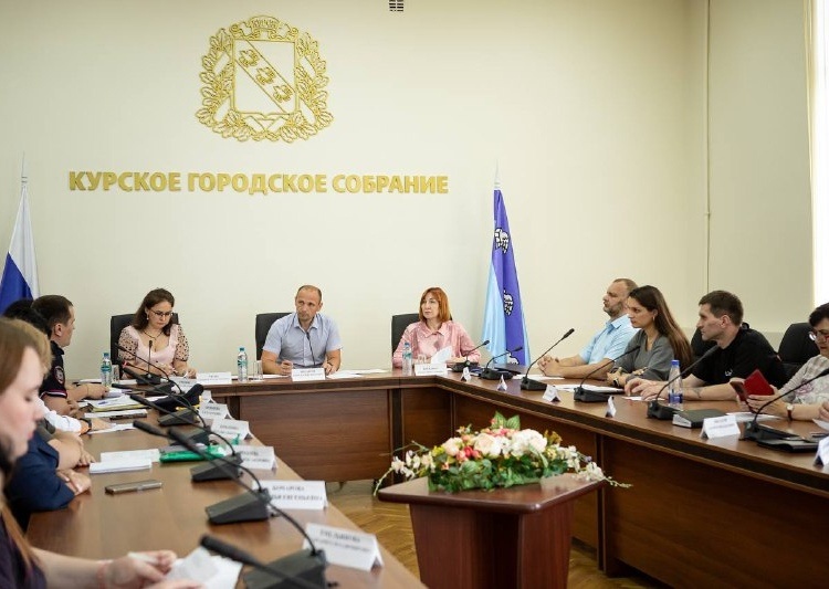     В Курске обсудили профилактику ухода детей из дома