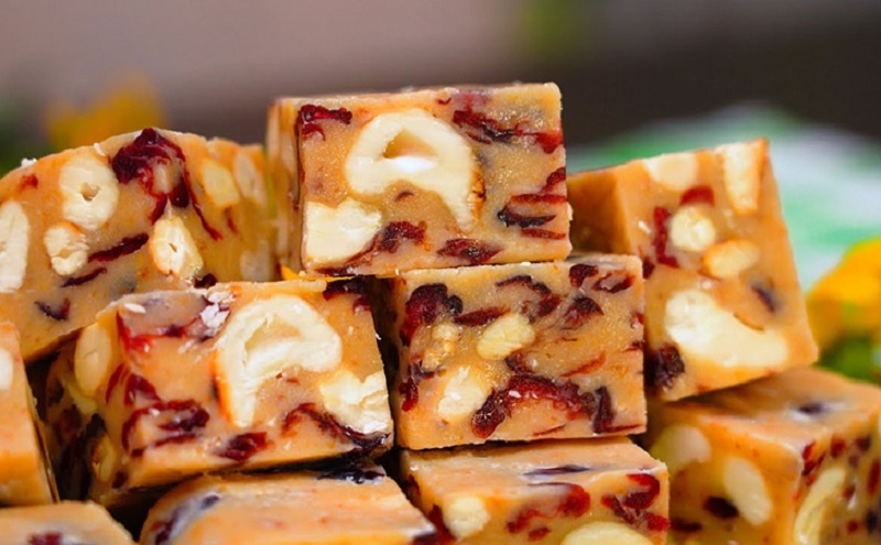 Быстрые домашние конфеты: полезная сладость за копейки за полчаса