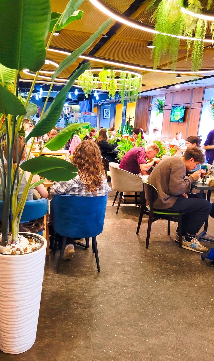 Интерьер в кафе NICEPRICECAFE на проспекте Мира 