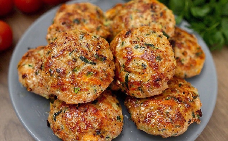 Котлеты с кабачками и фаршем: сочная классика с летним акцентом