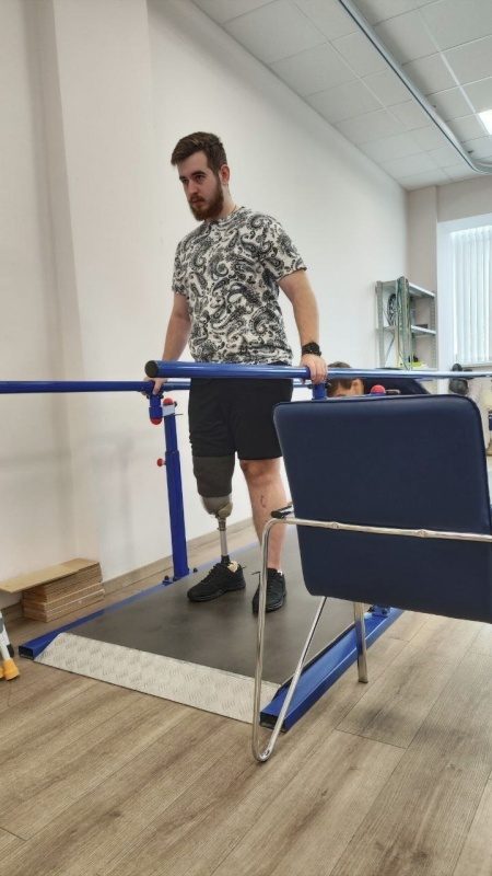    СВОи люди. Неупавший Колос