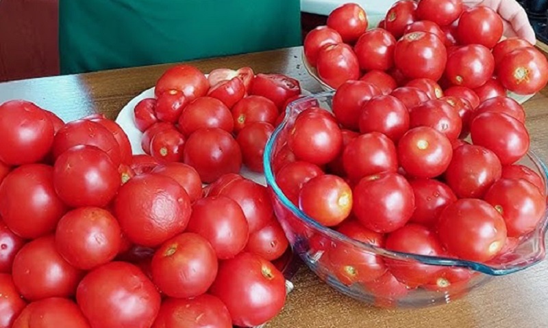 Вкус лета в банке: маринуем помидоры без кожицы особым способом