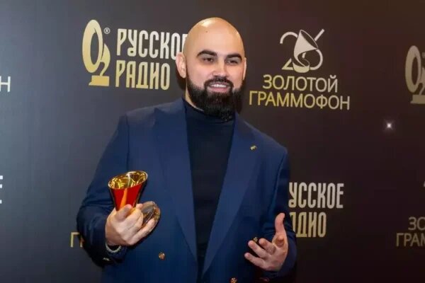    Певец Artik. Фото: ТВЦ