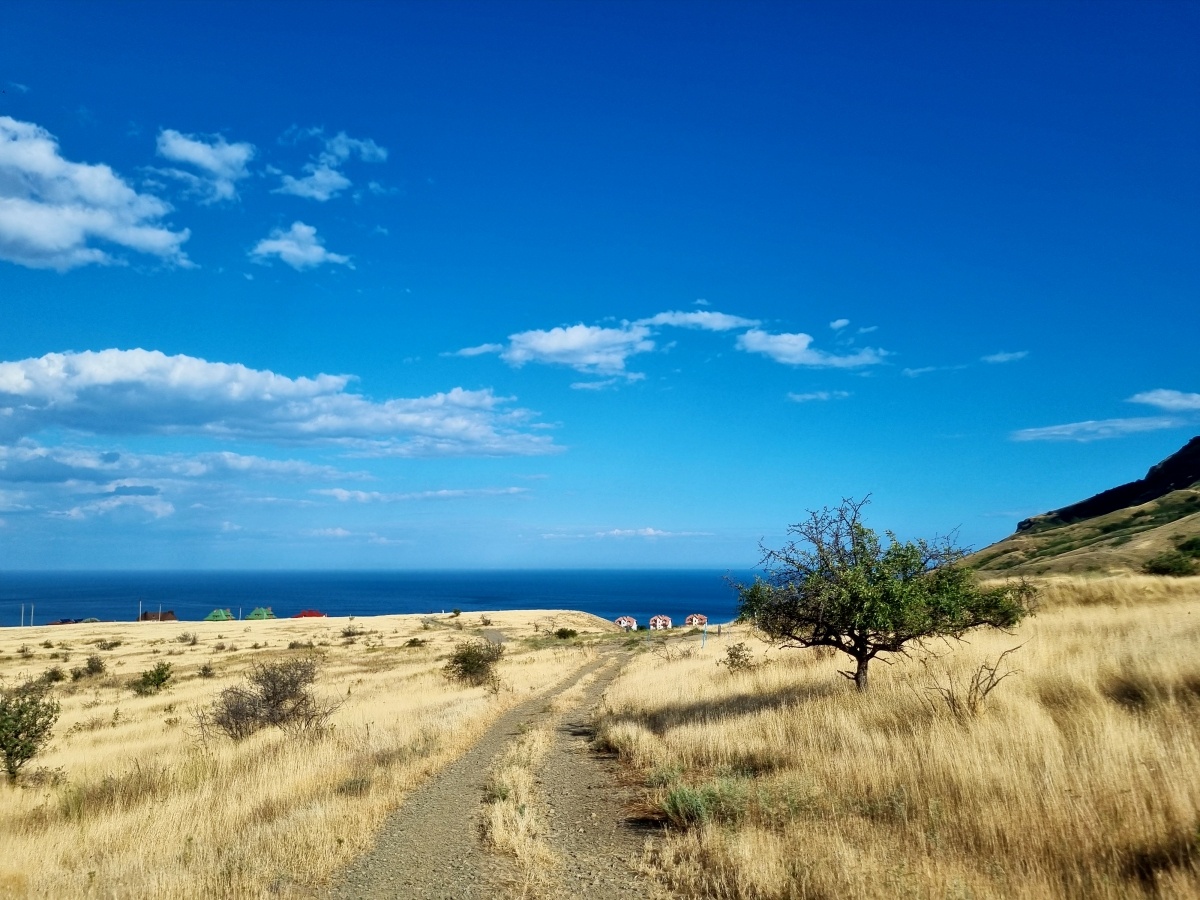 Коктебель, дорога по горе Кара Даг