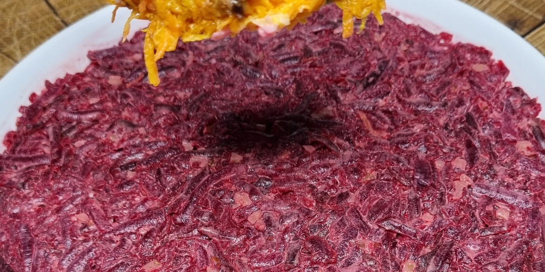 Салат "Любовница": пикантная классика с секретом