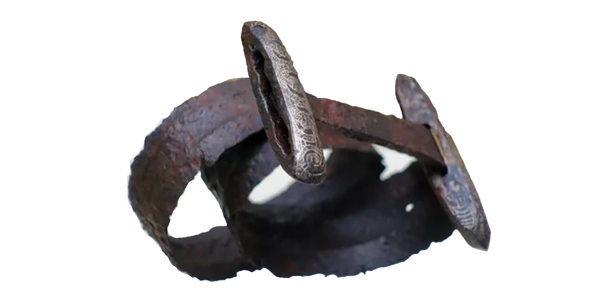 Закрученный меч викинга