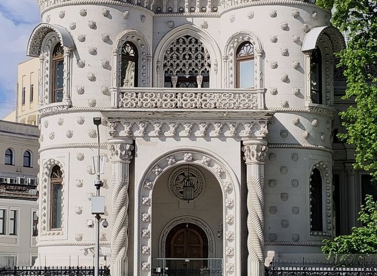 ✨ Где искать вдохновение в Москве: атмосферные локации с историей.