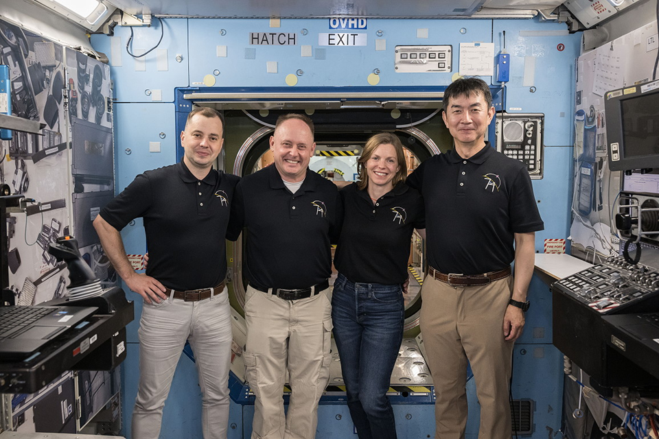 Экипаж Crew-11 на подготовке в макете АС МКС в Хьюстоне (слева направо): Олег Платонов, Майкл Финк, Зина кардман, Кимия Юи. Фото: spacefacts.de