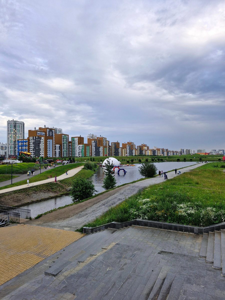 Преображенский парк, река Патрушиха, пруд. Летом здесь катаются на сапах, катамаранах, лодках. Зимой - большой каток под открытым небом