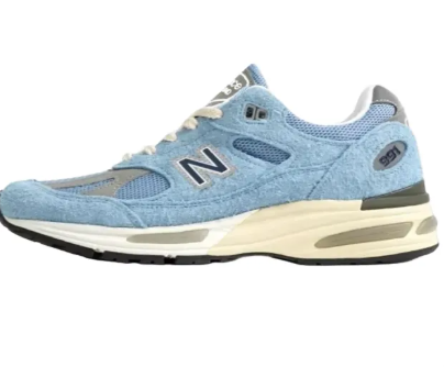 Эта небесно-голубая расцветка с чуть-чуть другой формой уже только мужской вариант