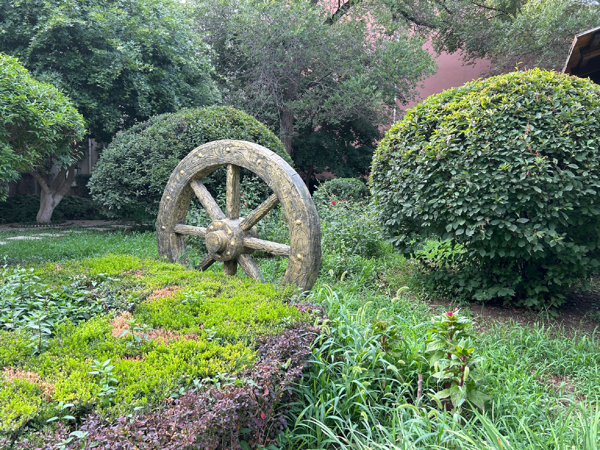 Новый тур «на колёсах» - символ вечного путешествия встречает странников в курортном уголке Баючуань.