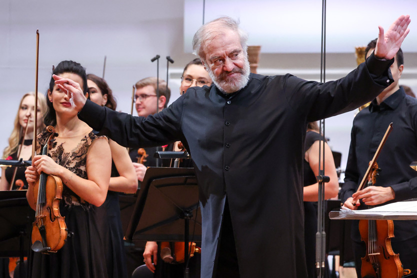 Фото: Вячеслав Прокофьев / ТАСС.  Советский и российский дирижёр, художественный руководитель и генеральный директор Мариинского театра с 1988 года], генеральный директор Большого театра с 2023 года.