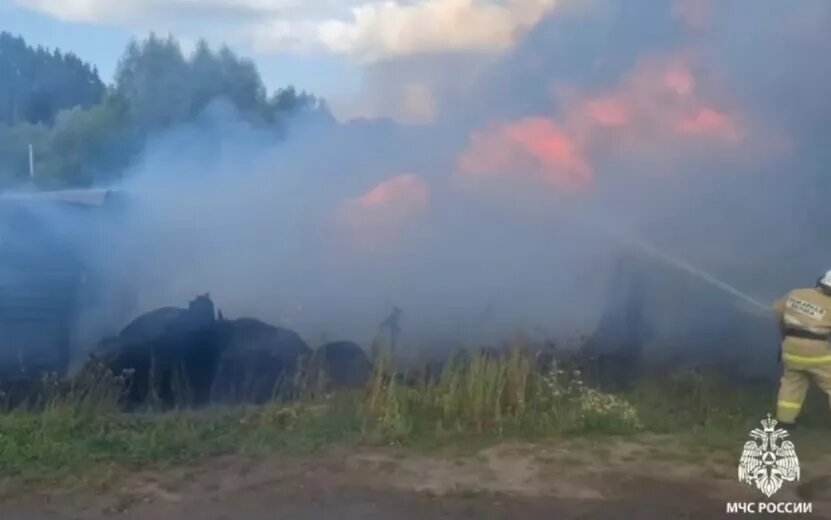    Баня и дом сгорели в Удмуртии