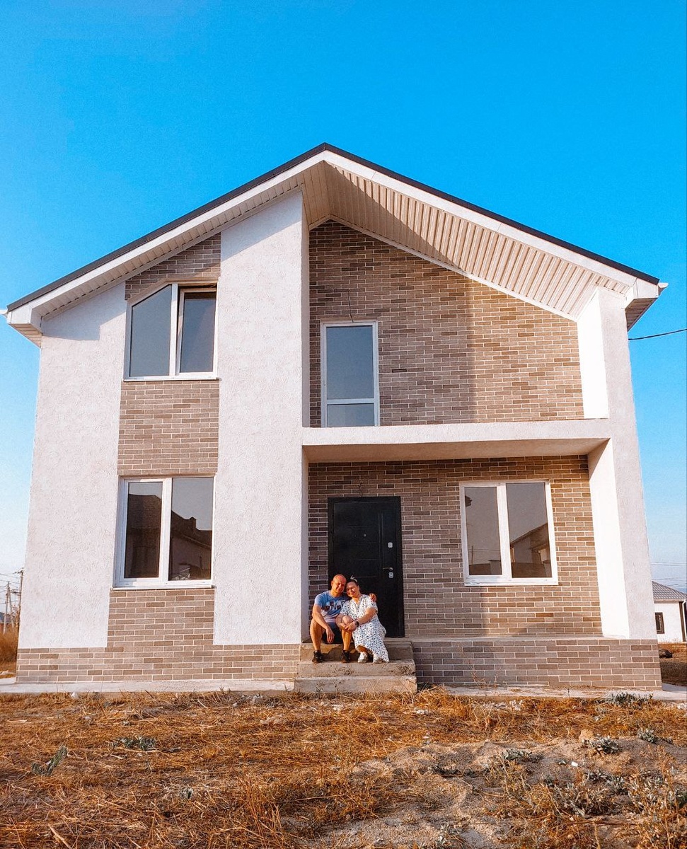 "Мы годами мечтали уехать из Москвы, но не знали куда. Пока пандемия, стресс и один неожиданный ролик не указали нам путь."