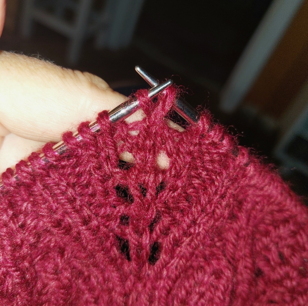 Вторая петля накрывает первую.