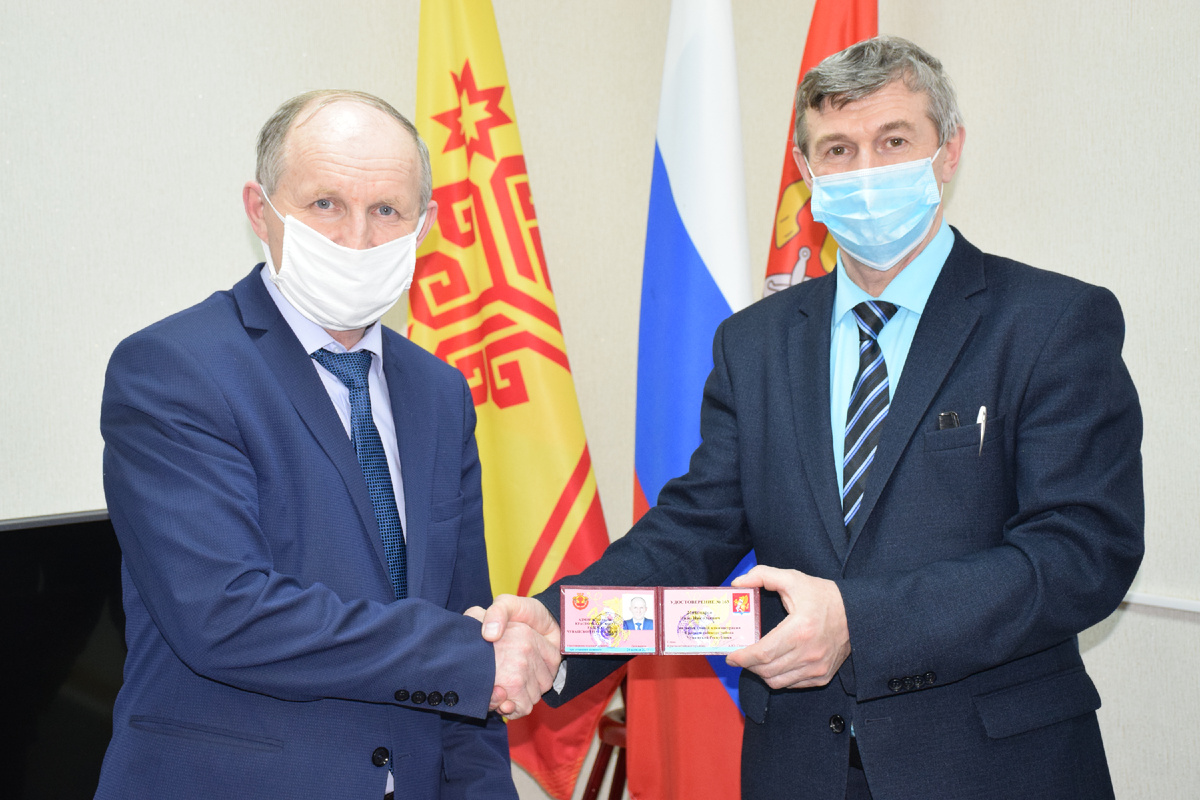 29 апреля 2020 масочнику И. Н. Михопарову вручили удостоверение главы Администрации Красночетайского района