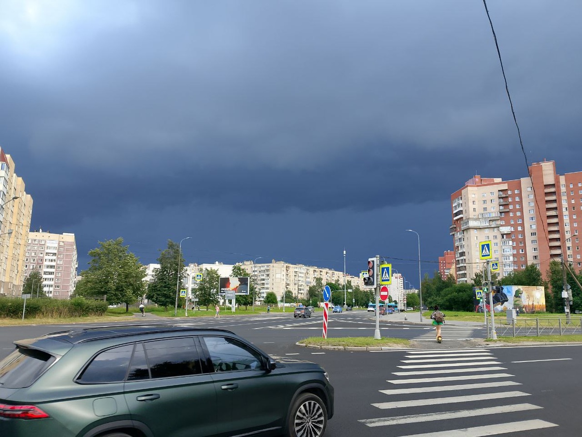 Санкт-Петербург в ожидании дождичка