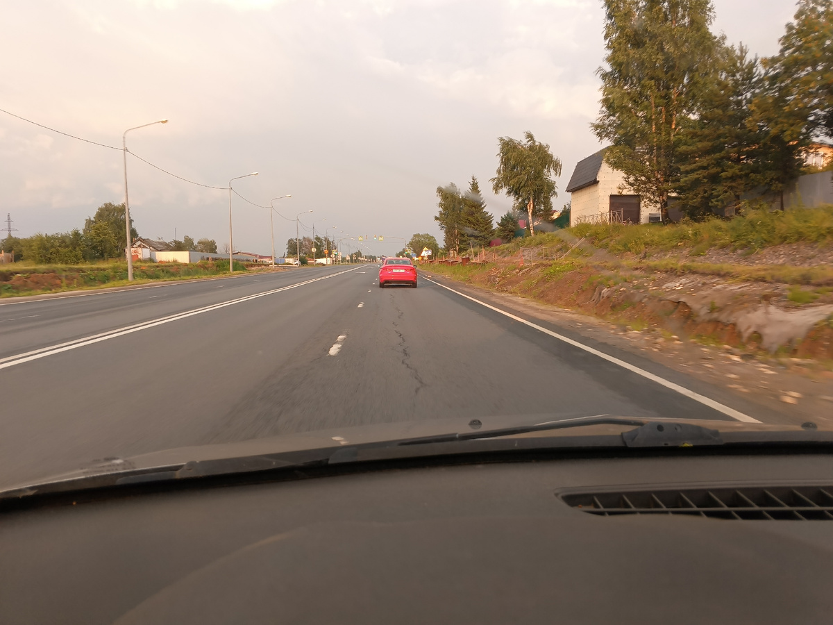 За спиной осталась трасса М8. Едем через поселок Нагорный. Скоро поворот на Иваново