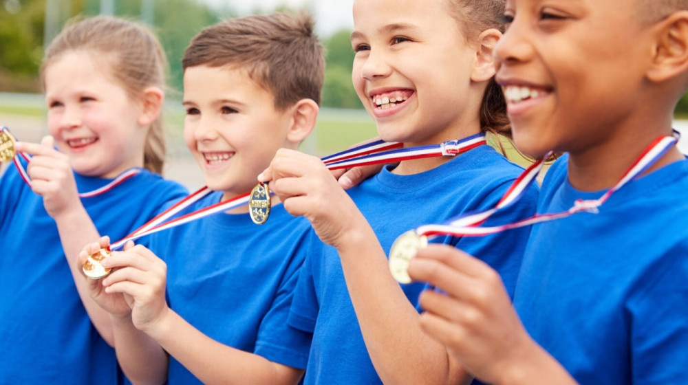    Как помочь ребёнку найти компанию