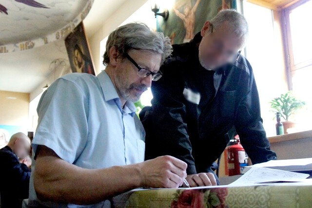 В Тверской области заключенные учатся писать иконы