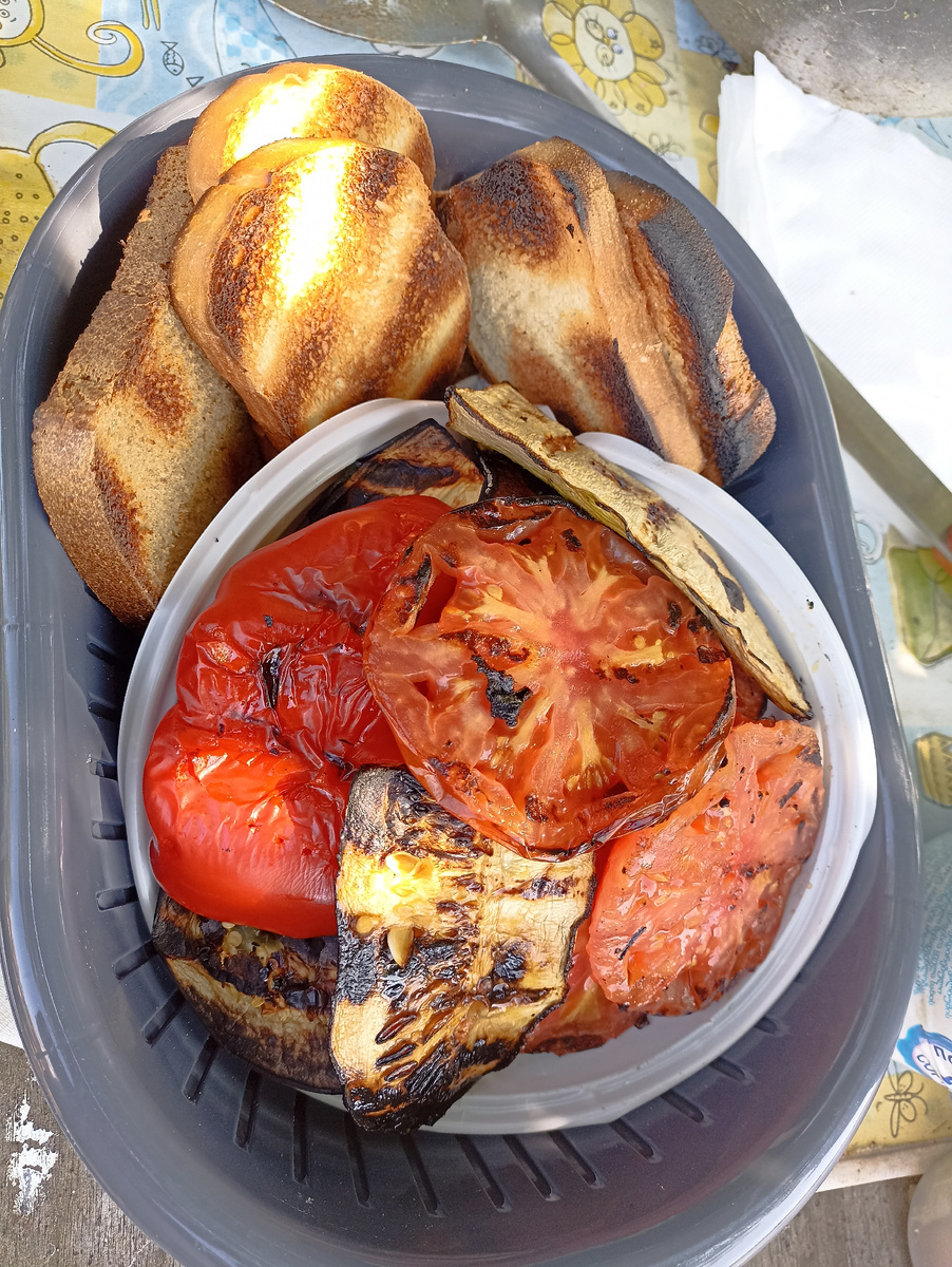 Овощи  приготовленные на гриле в мангале