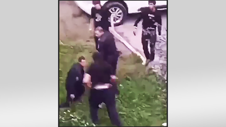    В ХМАО мигранты напали на полицейских. Скриншот видео ТГ-канал "Рупост"