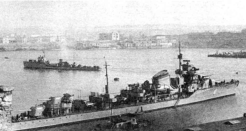 Эскадренный миноносец "Бойкий". Черноморский флот. 1951 год