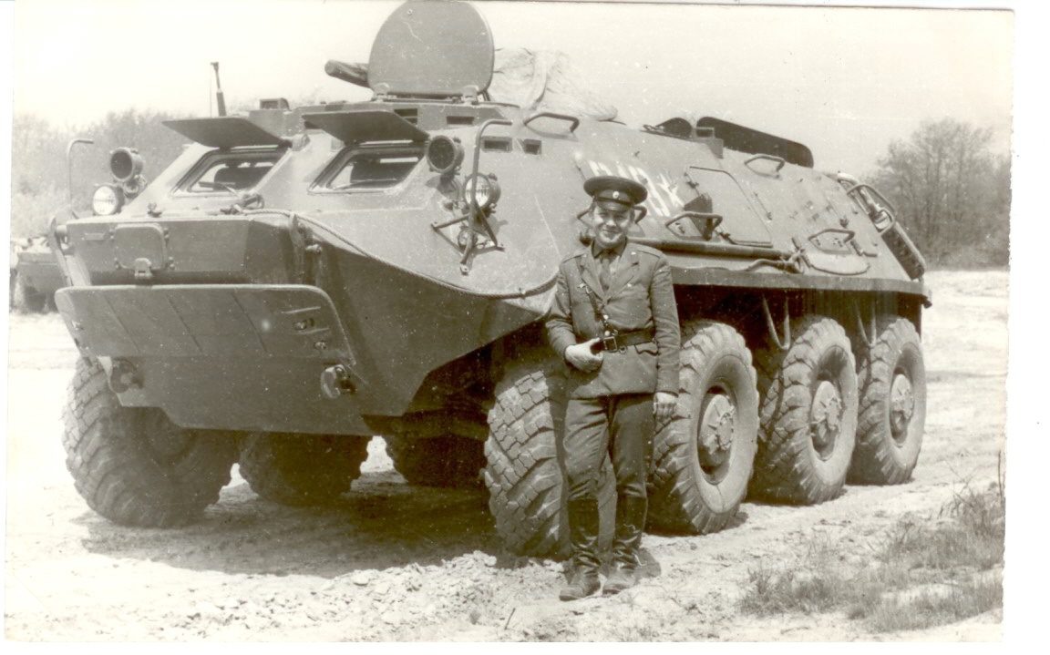 Товарищ прапорщик тоже за водкой (самогоном...)  поехал?